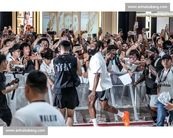 打造专业篮球直播平台引领赛事互动新体验与全球球迷共享精彩瞬间